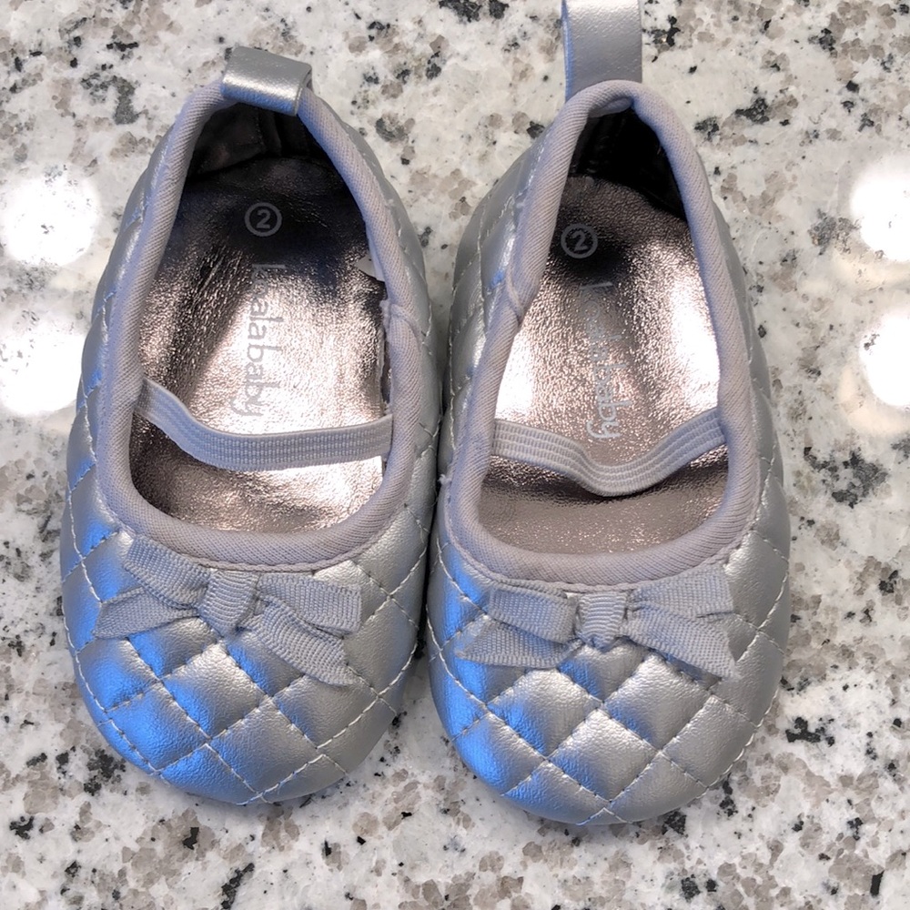 🎉 5/$15 Koala baby silver baby shoes